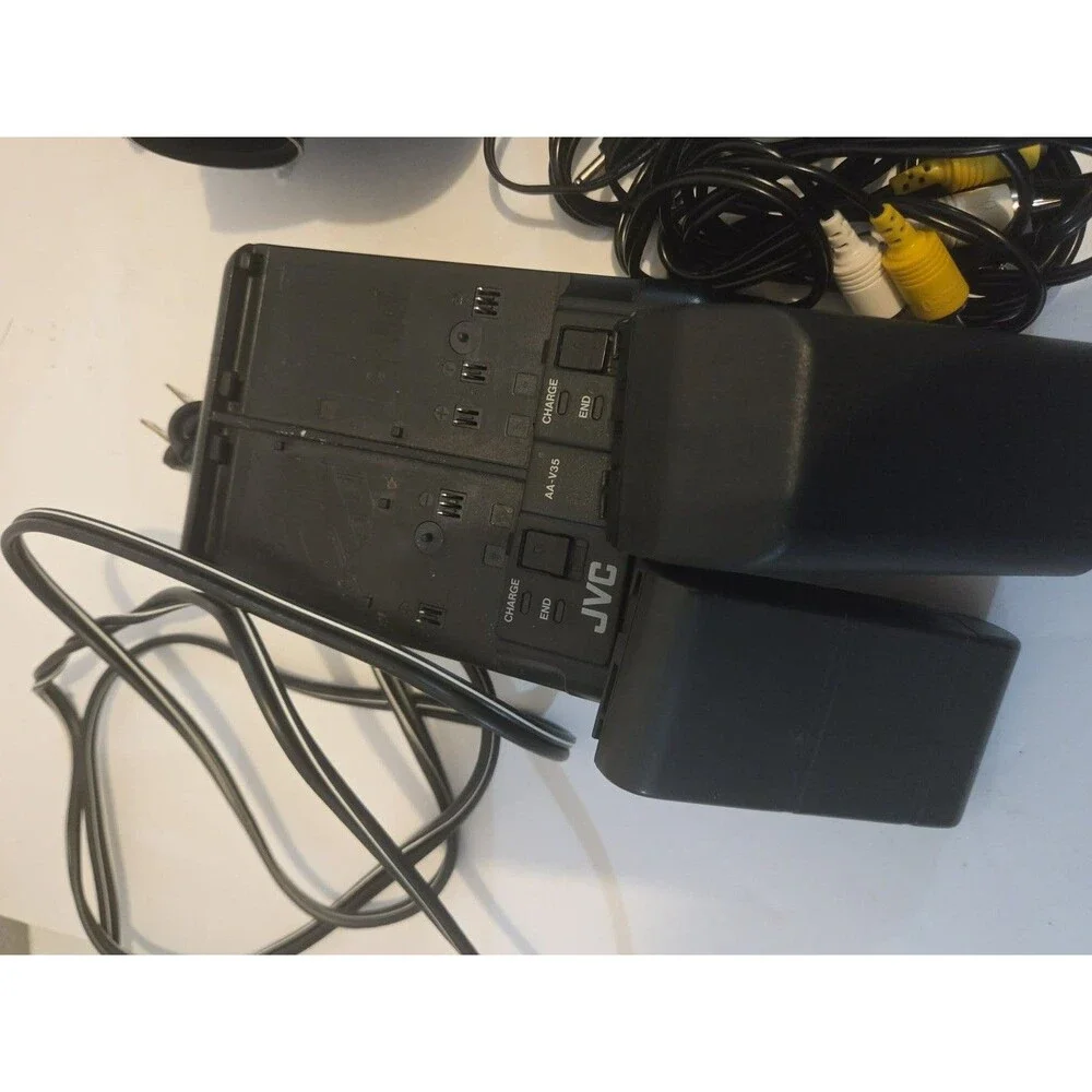JVC Videomovie GR-AX70U Compact VHS Camcorder VHS-C for parts